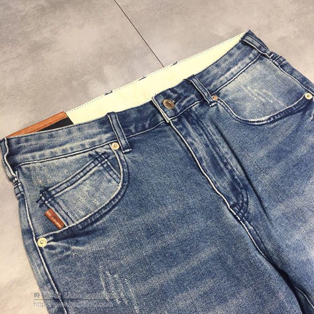 Armani男裝 19春夏新款 阿瑪尼牛仔褲 淺藍色洗水牛仔褲  tzy1837